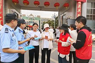 乌加特：草坪太差限制球队的发挥 巴黎在门前踢得不够实际